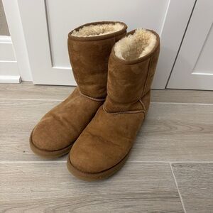UGG Classic Short II Boots 🤎